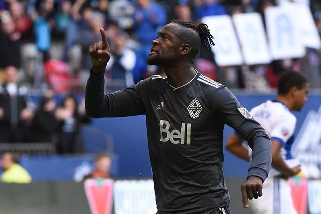 上海市足协贺电海港：上海职业足球首个双冠王