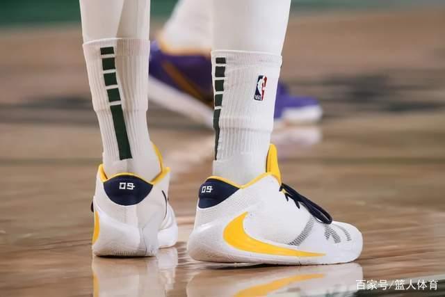 梅西入选FIFA最佳球员候选 记者：是对足球的侮辱